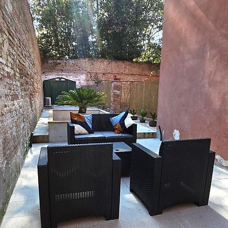 Small Villa With Private Garden Venecia Exterior foto